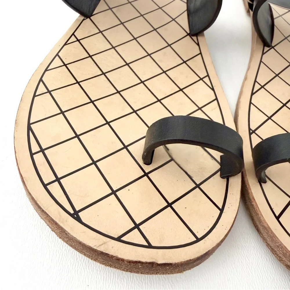 CHANEL | Chain CC Toe Ring Sandals Black Leather Flats EU 40 - Picture 3 of 16